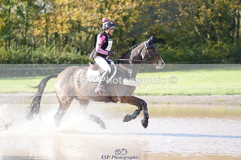 251024A-131129-10989 - B-157-Anna.Cheney