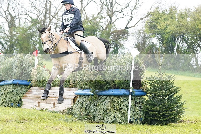 250418-145942-05373 - 169-Chloe.Dunn-TOWERHILL.SHAMIE