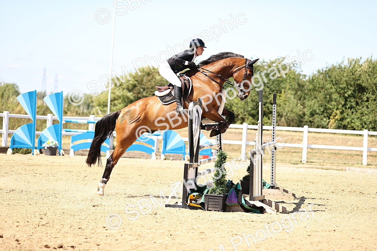 SBM_015004 - Class 15 - Senior Newcomers - 1.10m Open