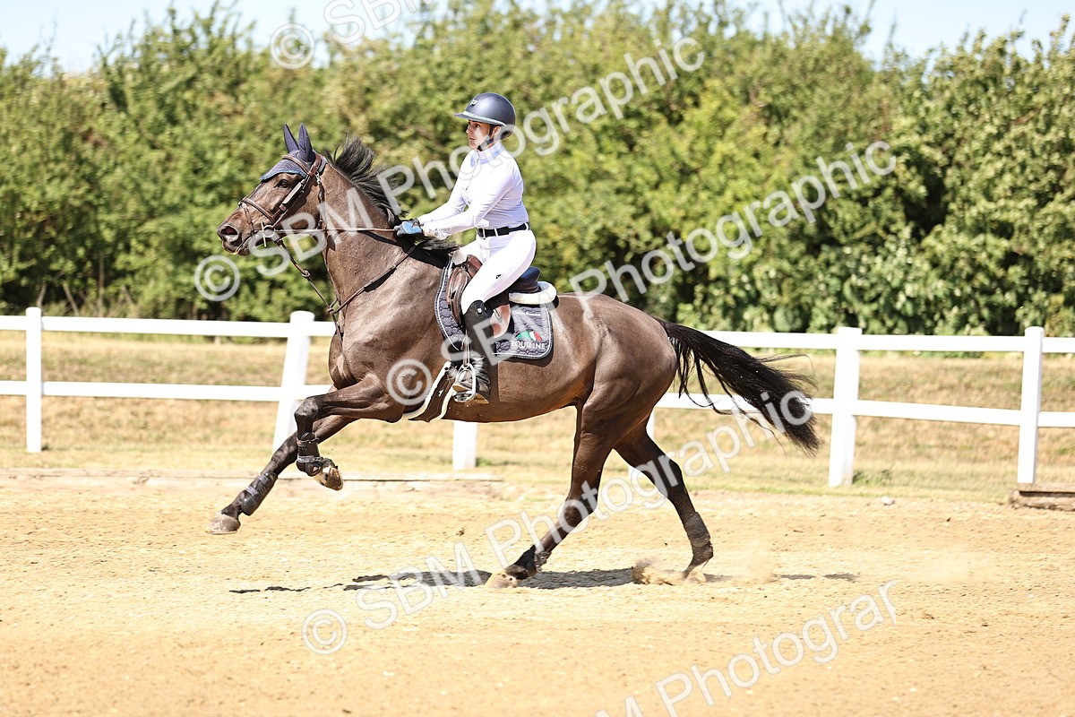 SBM_015102 - Class 16 - Senior foxhunter - 1.20m Open
