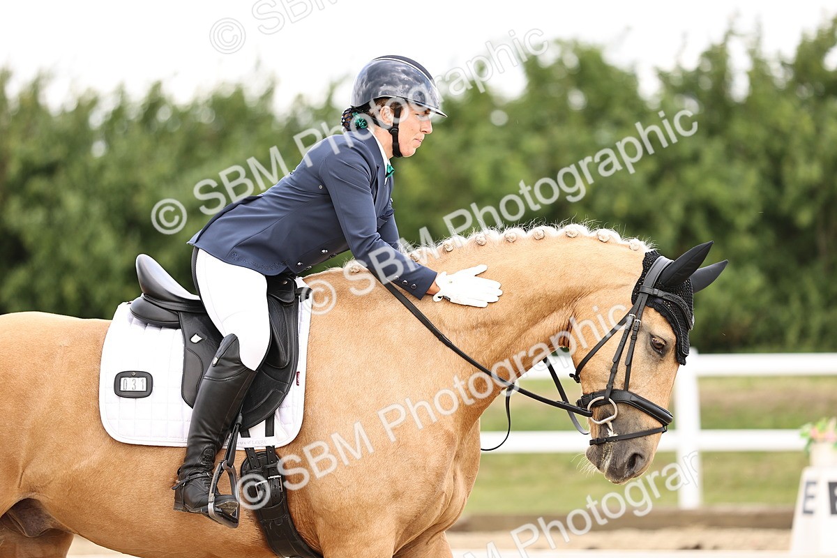 SBM_003012 - Class 2 - Novice 4 - 12.00-13.10