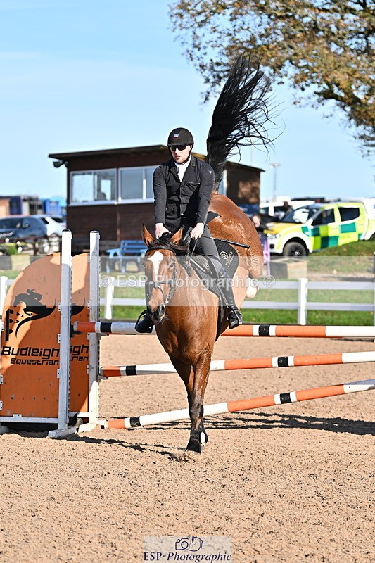 241113A-123347-00513 - Cls 04A&B Snr Newc & 1.10m Open