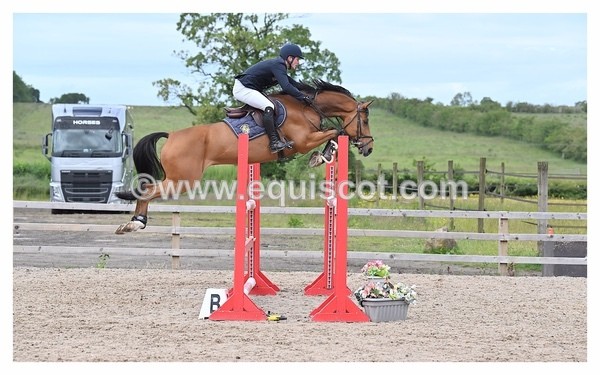 BPP_1196 - CLASS 6 FRI Senior Foxhunter/ 1.20m Open
