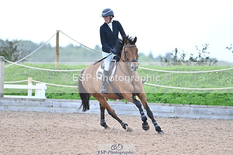 231013A-141224-02613 - Cls 9 Foxhunter & 1.20m Open