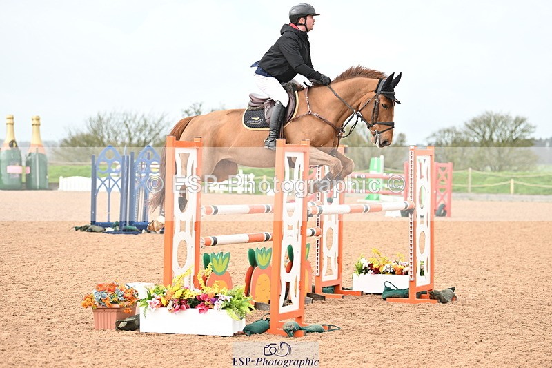 240315A-120712-00818 - Cls 3 Snr Foxhunter