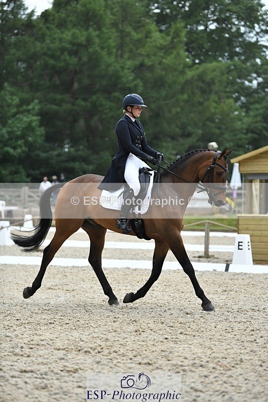 230525-131401-02119 - 115-RNH_ULTIMATE-Harriet_Wright-WEDTrotUp+DR