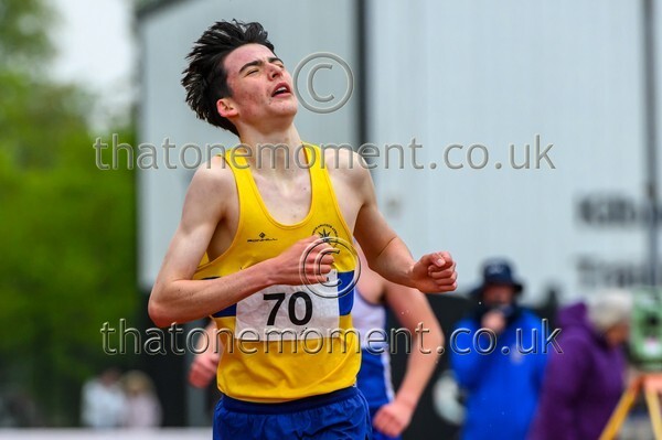 Opener25-924640 - Track Male