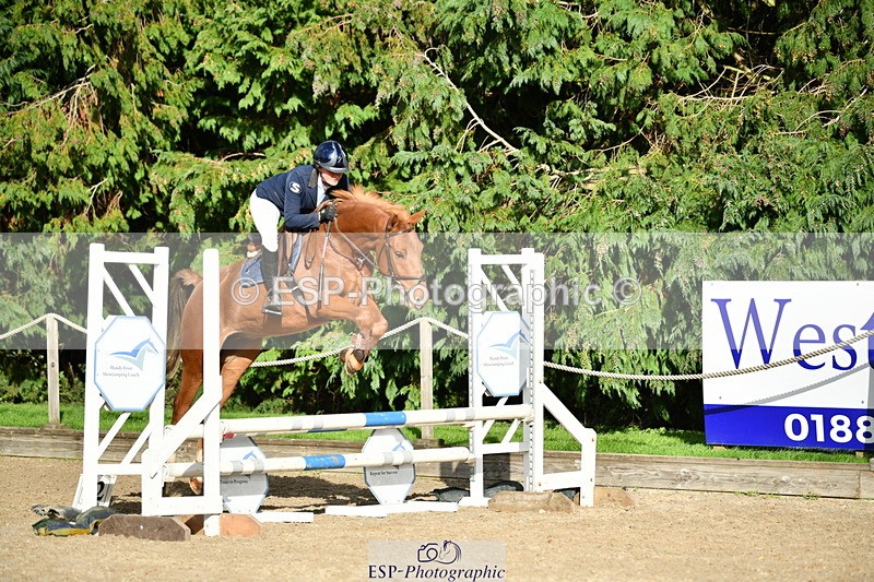 251004A-154708-01981 - Classes 8 & 9 70cm