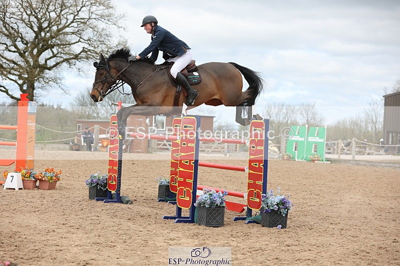 240419A-123830-07351 - Cls 6, 2 Star Medium Tour 1.35m