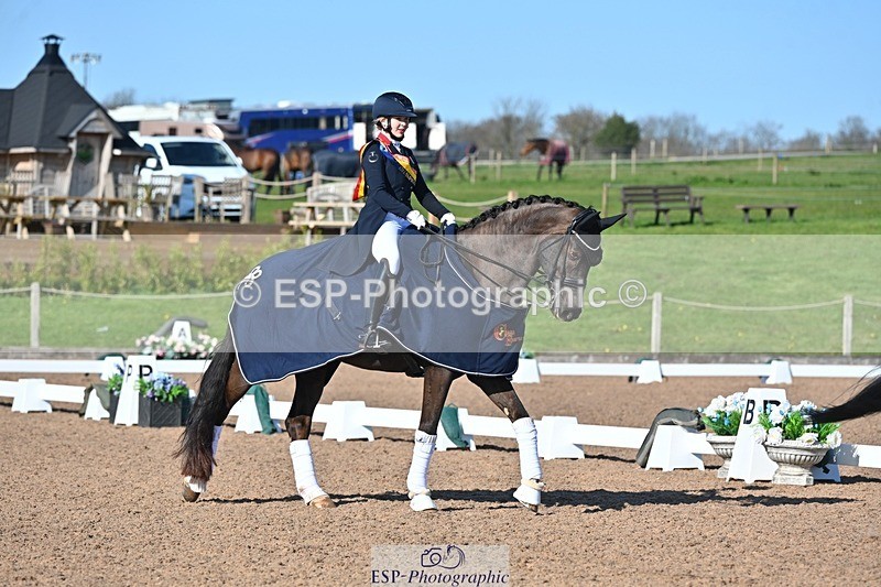 250405-153738-11802 - Cls 28 Young Riders Team