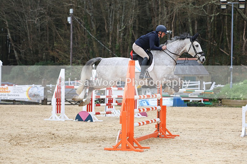 3E7A7623 - Class 8: Senior Newcomers/1.10m open