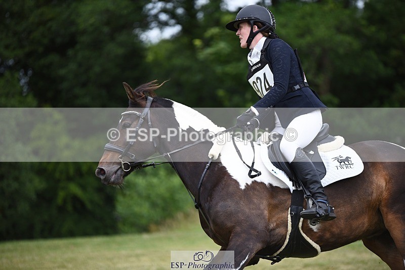 240630-120502-00621 - 924-Shona_White-Rosie