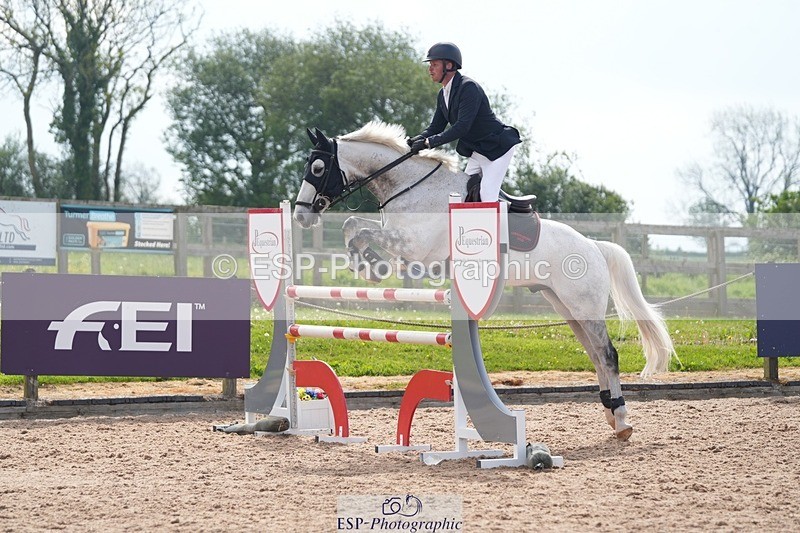 260508-100521-04772 - Cls 12 Snr Foxhunter