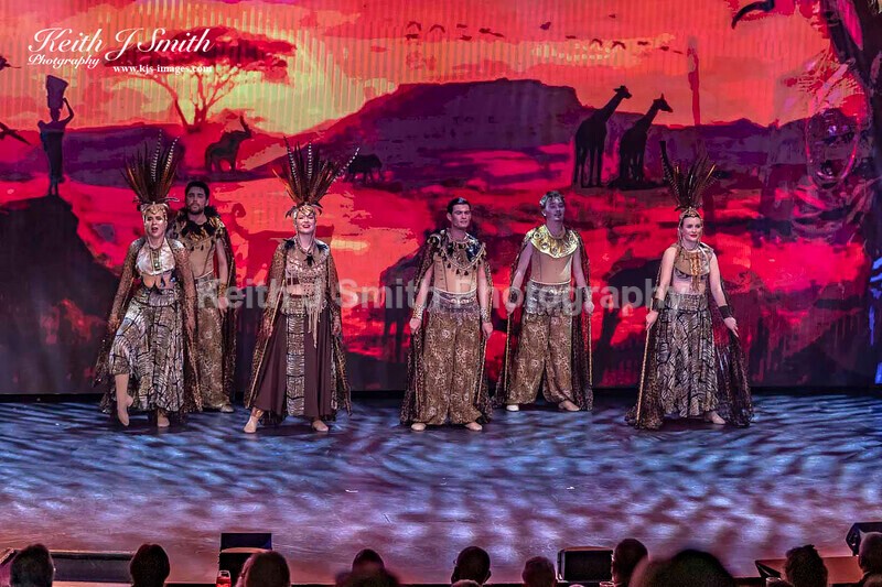 6KJS0378 - Ambition show team