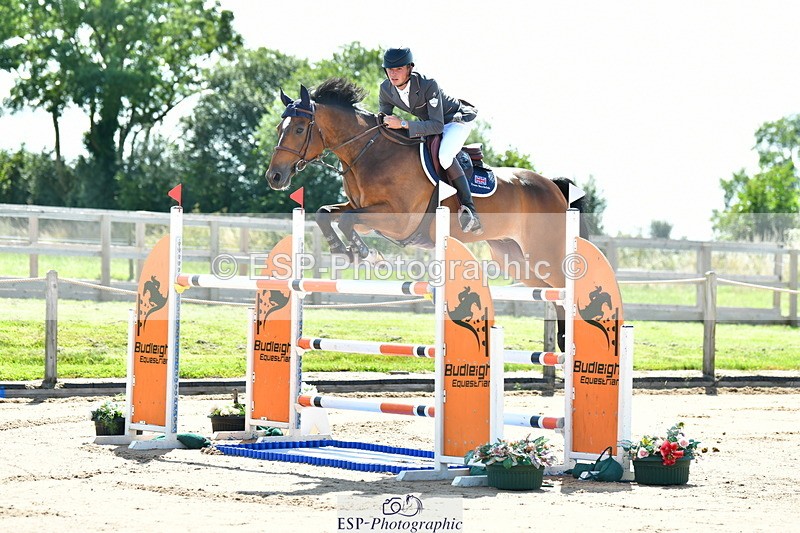 230720A-103639-01905 - Cls 5, 2 Star Medium 1.35m