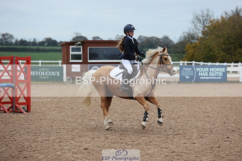 241116X-091638-00221 - Cls 05 Pony Intro 80