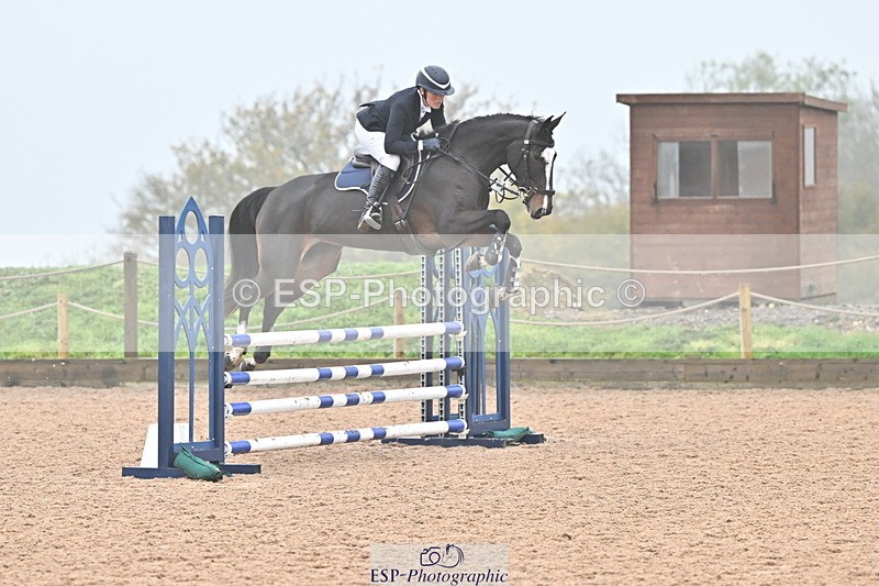 241103A-112847-07059 - SUN Cls 18 British Novice and 90cm Open
