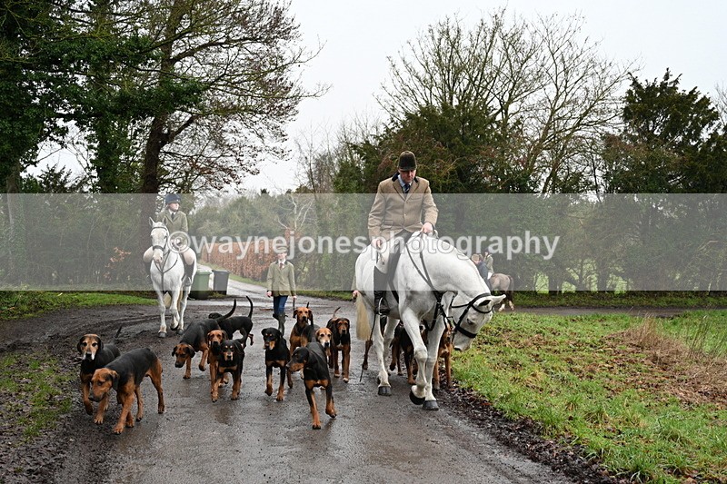 WJ7_9405 - Walk out..