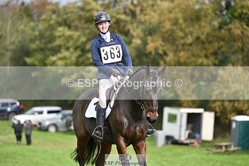 251024A-133649-12168 - D-363-Florrie.Ball