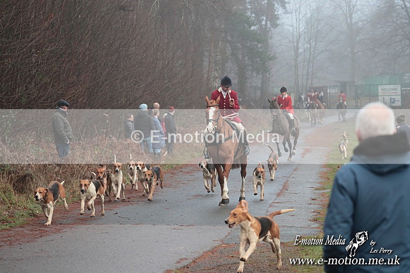 HUPY 261224 162 - Pytchley with Woodland Hunt Boxing Day Meet 26th December 2024