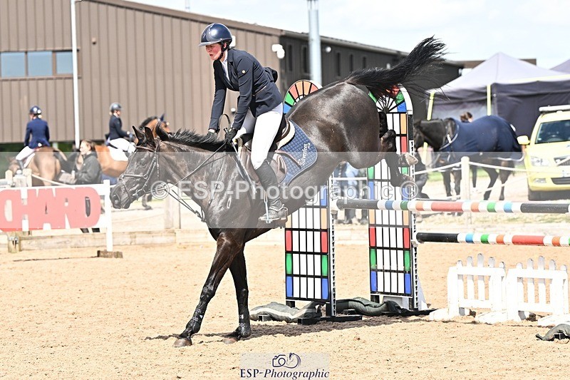 250416-130739-00925 - Cls 4 Newcomers and 1.10m