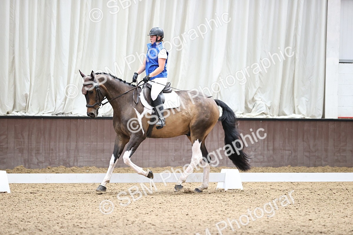 SBM_001808 - Novice 4 - 11.15-13.22