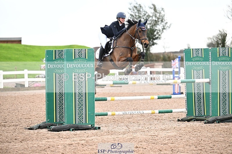 251206-125109-01057 - Cls 12 Snr Newcomers and 1.10m