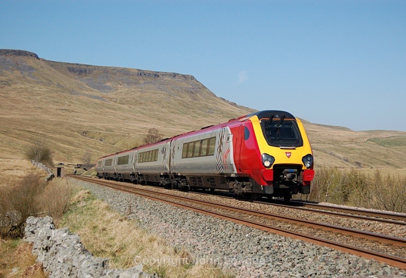 JL - 10.4.11 221113 1M90 10.51 Glasgow - Birmingham Ais Gill MP 260 - Ais Gill - Milepost 260