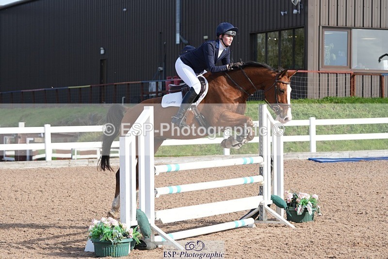 251005-104509-02637 - Cls 22 British Novice and 90cm