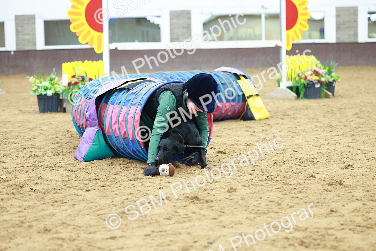 SBM_002389 - Class 3 - Horse & Hound (60cm)