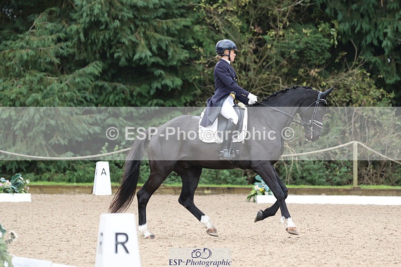 241024-102352-01574 - 132-Mollie.Summerland-MOJO