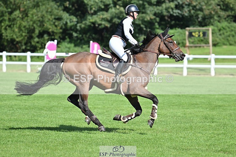 230909-111020-05091 - Cls 11 Snr Foxhunter & 1.20m Open