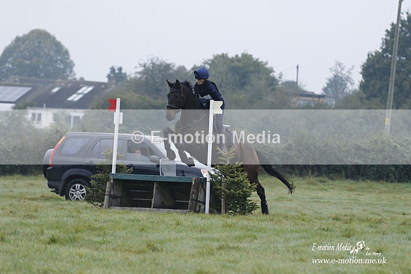 WWHT 171021 0257 - Novice Restricted (0.80m)  17/10/21