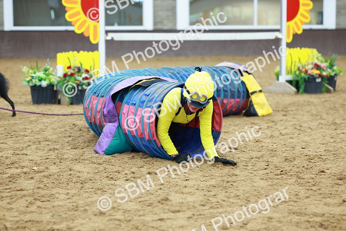 SBM_002327 - Class 3 - Horse & Hound (60cm)