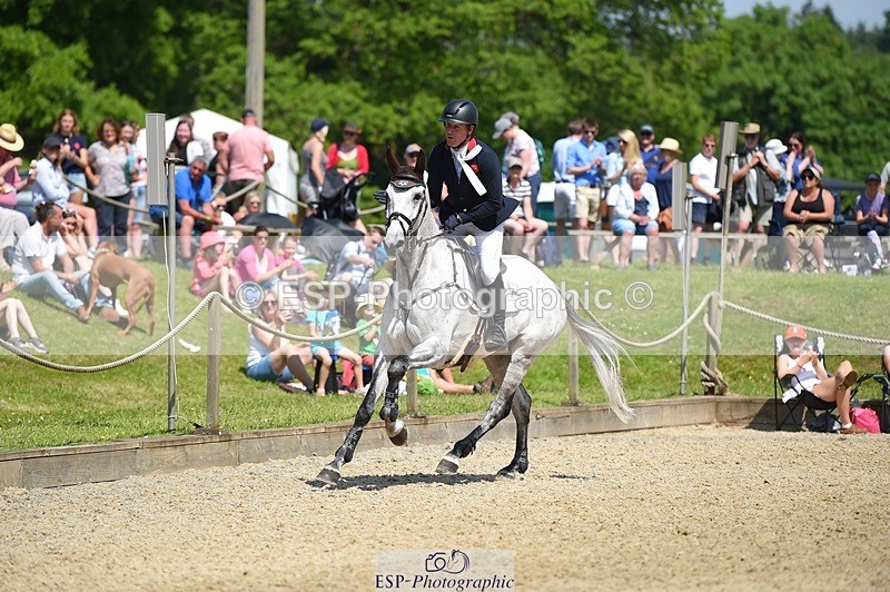 230528-113102-15245 - 302-EN_TARO_DES_VERNIER-Oliver_Townend-SUNTrotUp+SJ