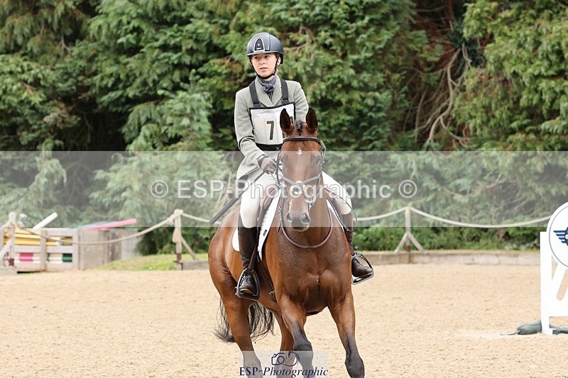 250803A-140602-14525 - P-710-Isla.Kitson-BLUES.CLOUD