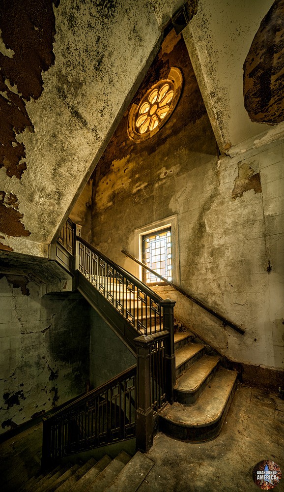 B'Nai Jeshurun Synagogue/Hopewell Baptist Church | Stairwell - B'nai Jeshurun Synagogue/Hopewell Baptist Church