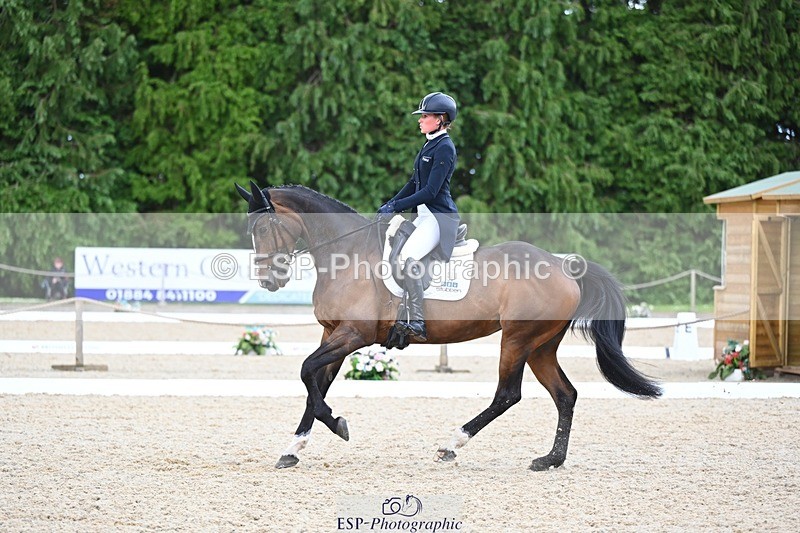 240524-142117-10218 - 530-GLOBAL_FAERLIE_FLASHY-Sanne_de_Jong