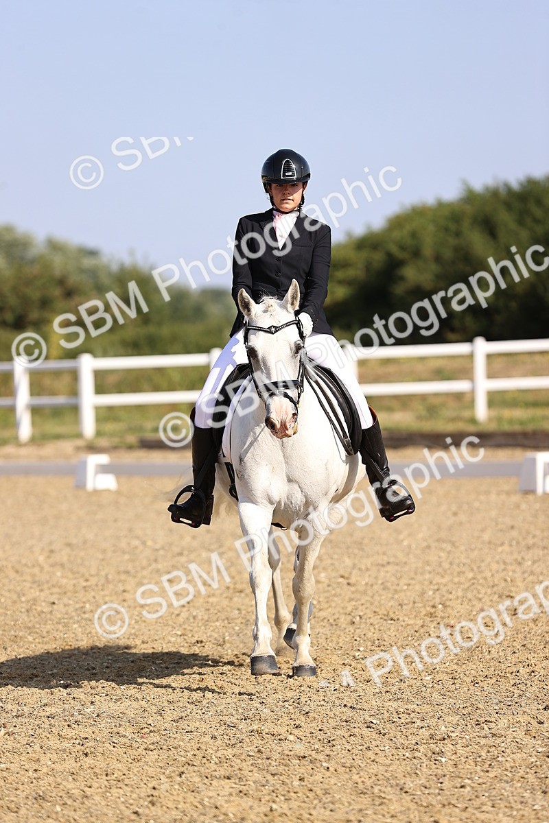 SBM_008674 - Novice 5 - 08.30-9.33