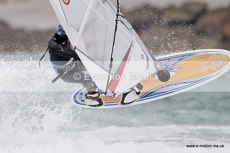 WS 020510-2 - Windsurfing