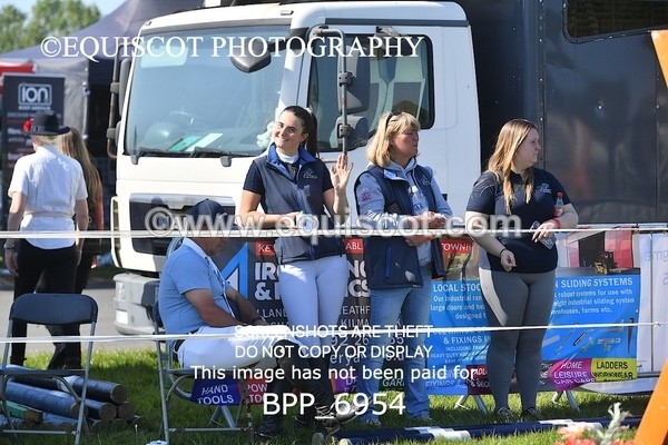 BPP_6954 - CLASS 1 Senior Newcomers/ 1.10m Open