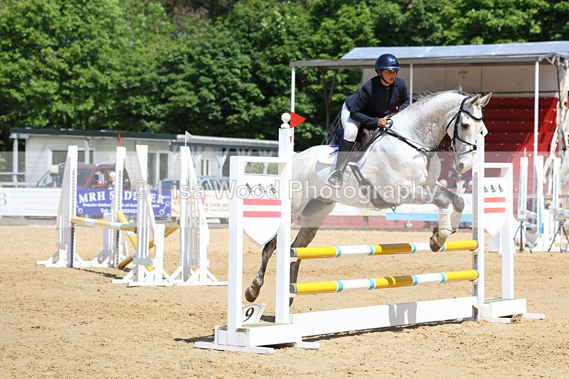 3E7A9701 - Class 8: Senior 80cm