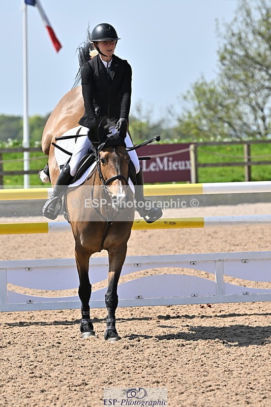 240509A-113756-01240 - Cls 9 Snr 1.20m Open