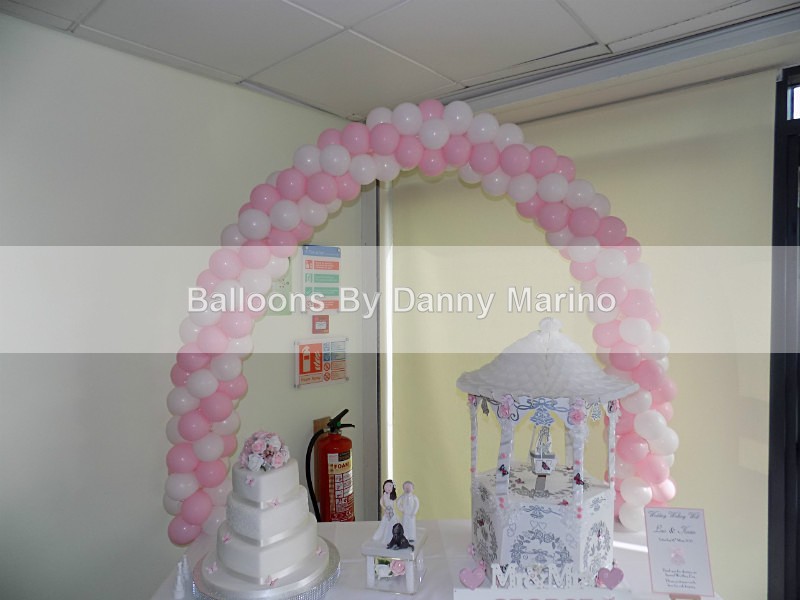 Wedding cake arch - Wedding Balloon Photos