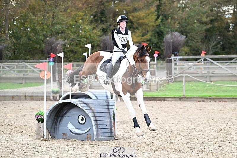 241117-140043-04374 - Cls 3 90-95cm 13.00 to 14.00