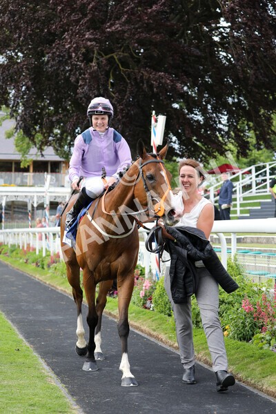yr11062022r8-39 - Race 8 5.25pm Clean up with PPS Stakes
