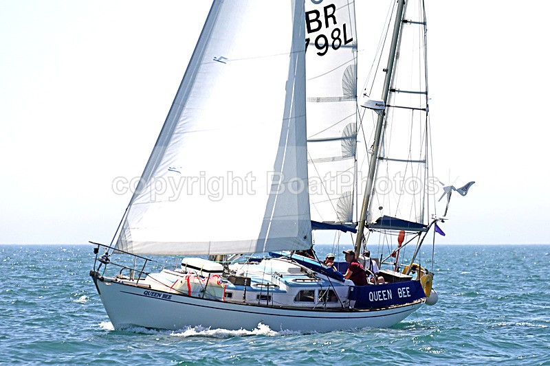 190629 QUEEN BEE GBR3897L D43A4814 - ROUND THE ISLAND RACE 2019