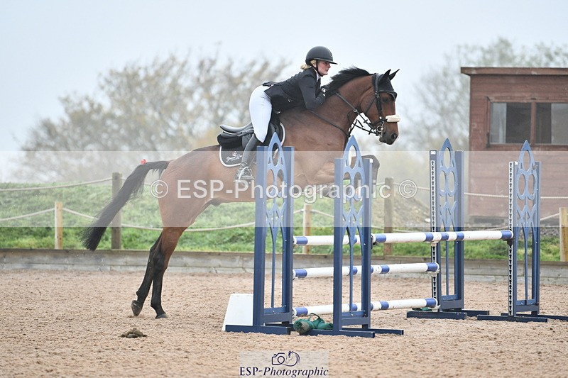 241102A-114745-04408 - SAT Cls 9 British Novice and 90cm Open