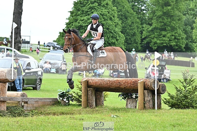 240525-161911-17551 - 241-CLASS_ROMANCE-Jack_Pinkney