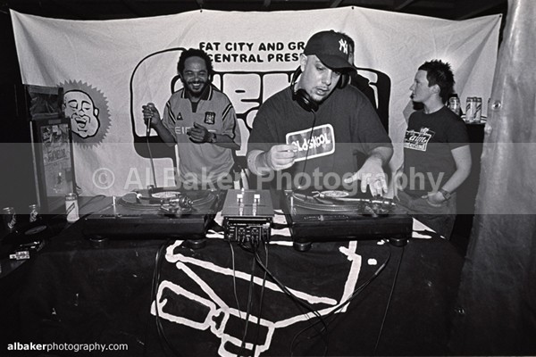 11 - Friends-&-Family @ the roadhouse 06.04.02